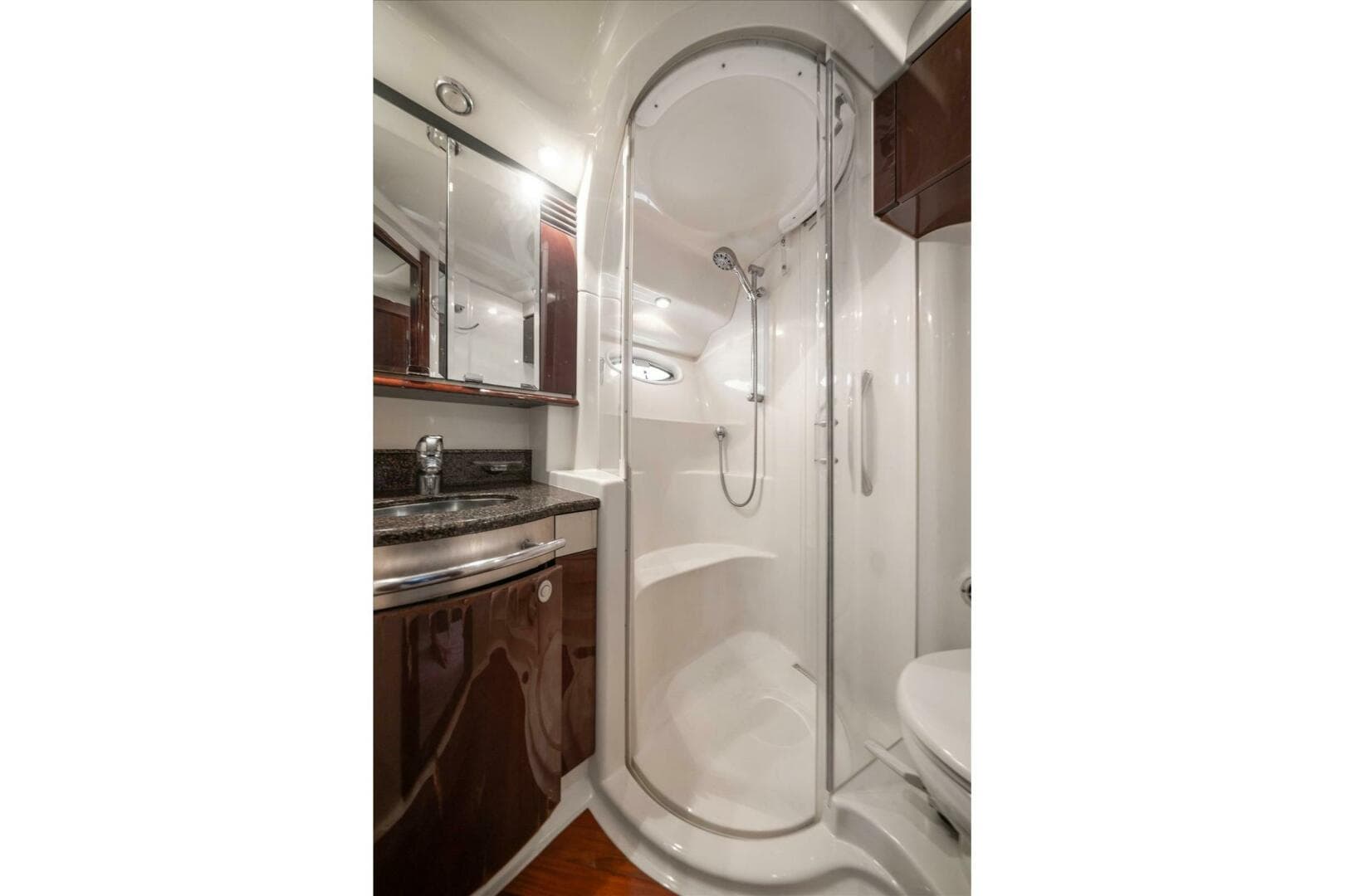 2007 Sea Ray 52 Sedan Bridge