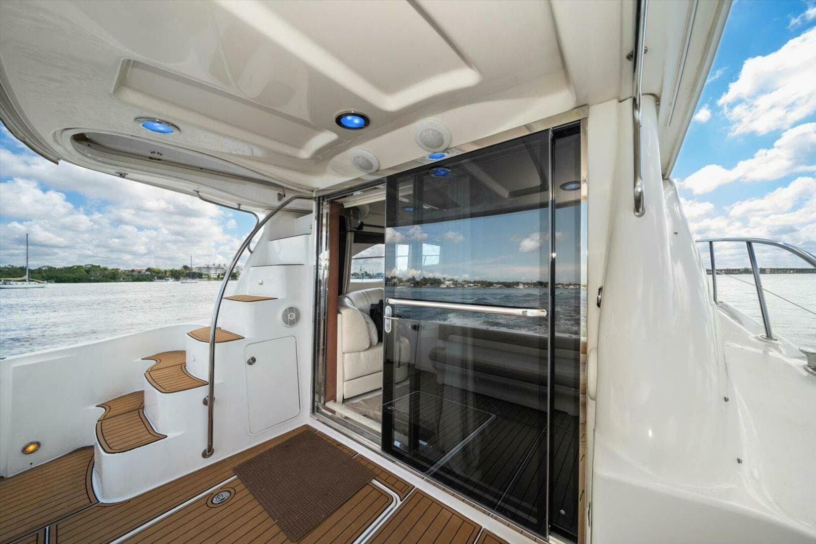 2007 Sea Ray 52 Sedan Bridge