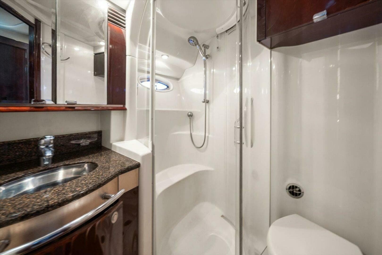 2007 Sea Ray 52 Sedan Bridge