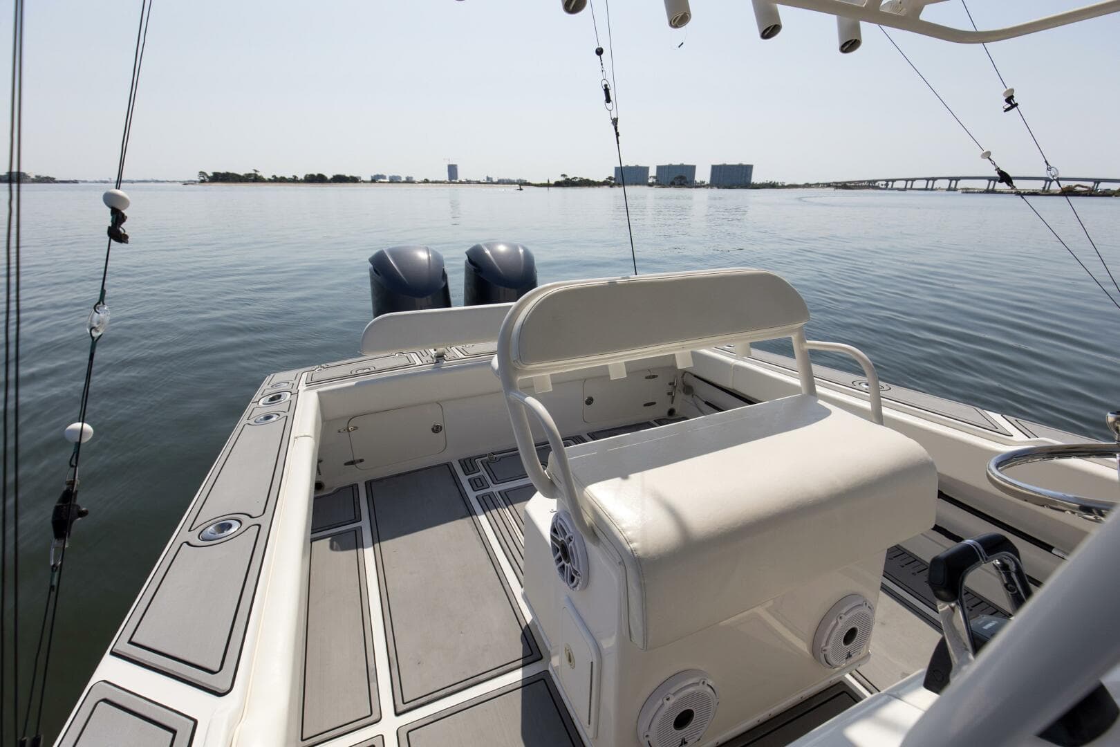 2004 31 Jupiter 31FS Smoke Show Stern