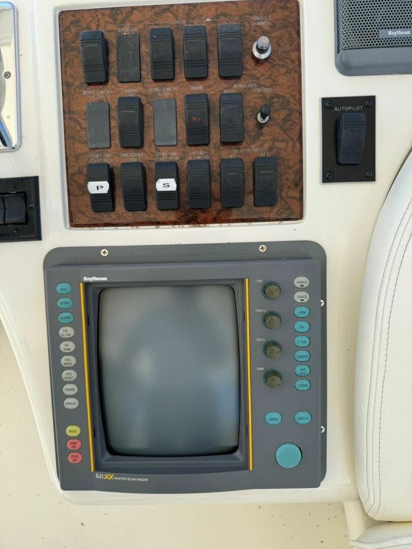 1999 Sea Ray 420 Aft Cabin