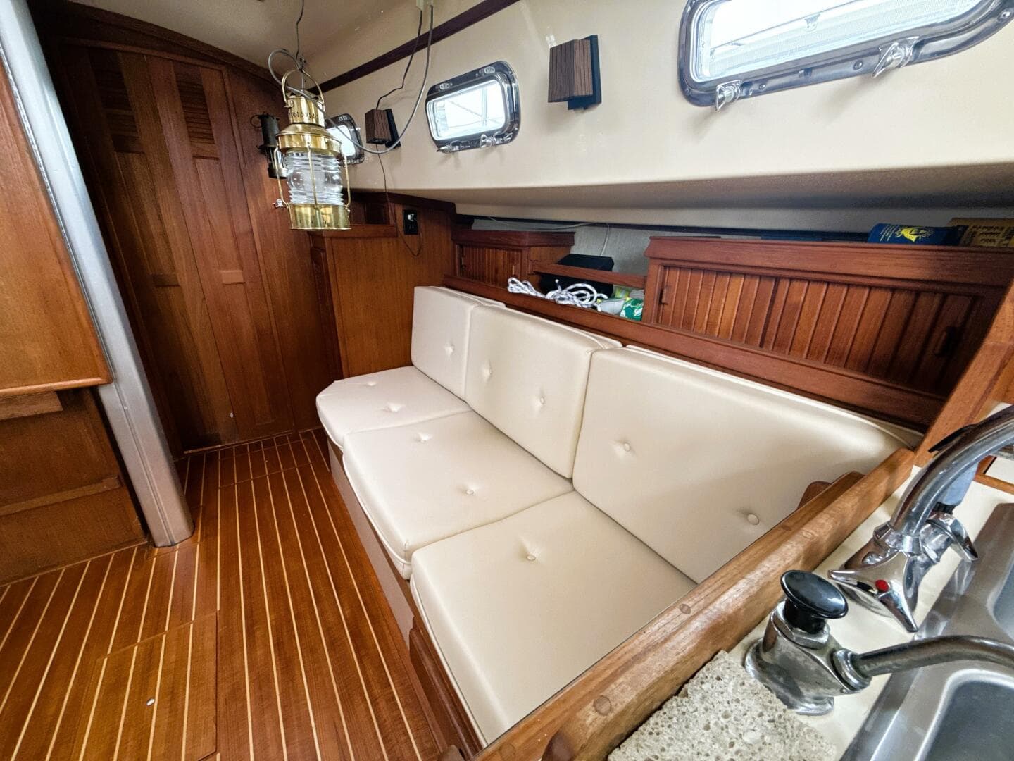 1992 Island Packet 32