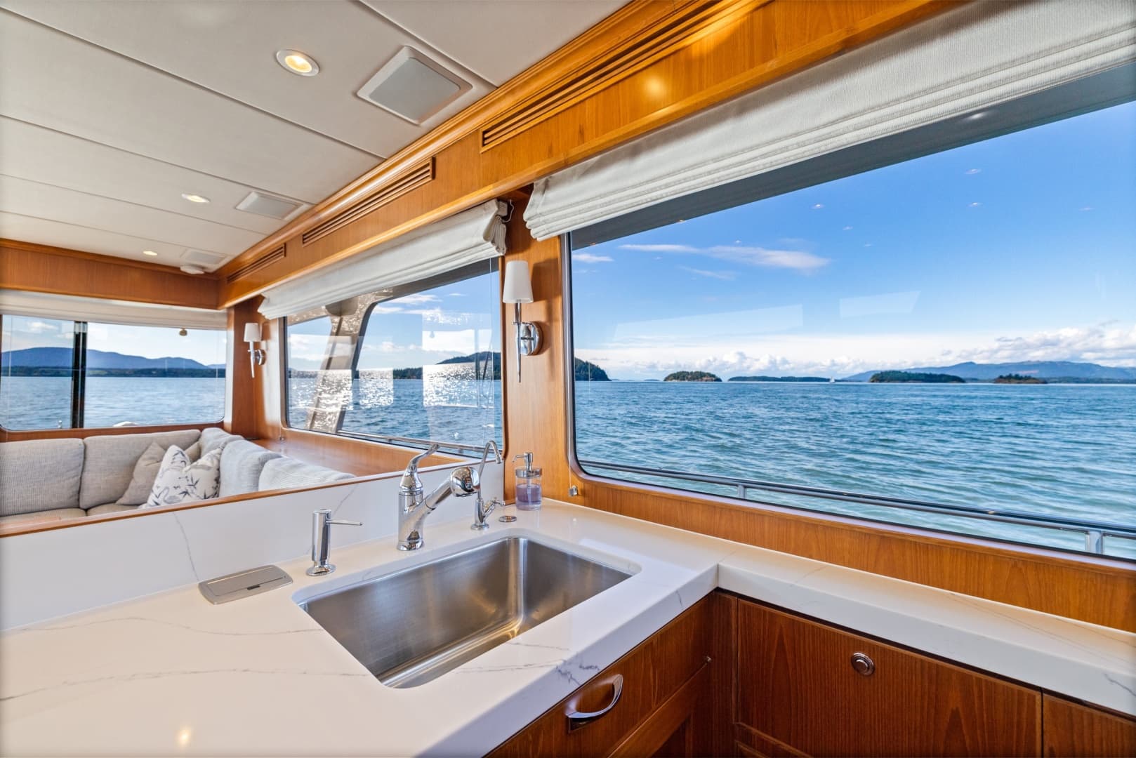 2023 Offshore Yachts ELV