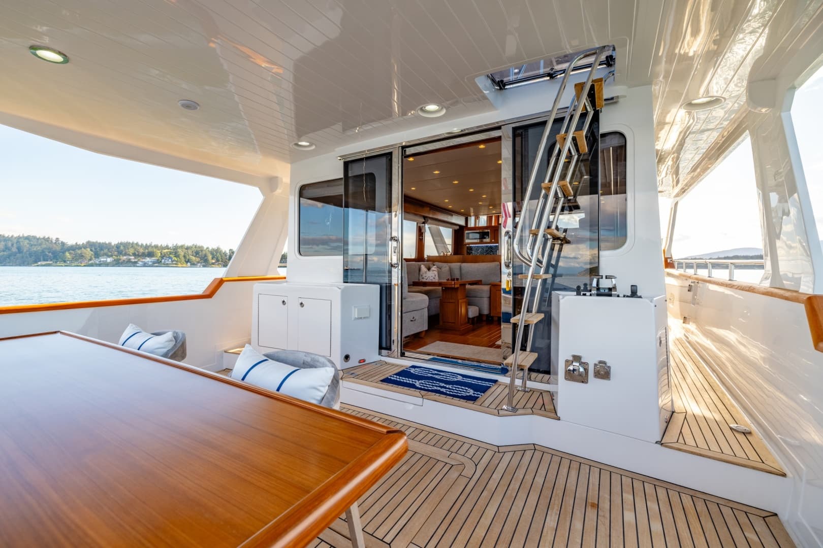 2023 Offshore Yachts ELV