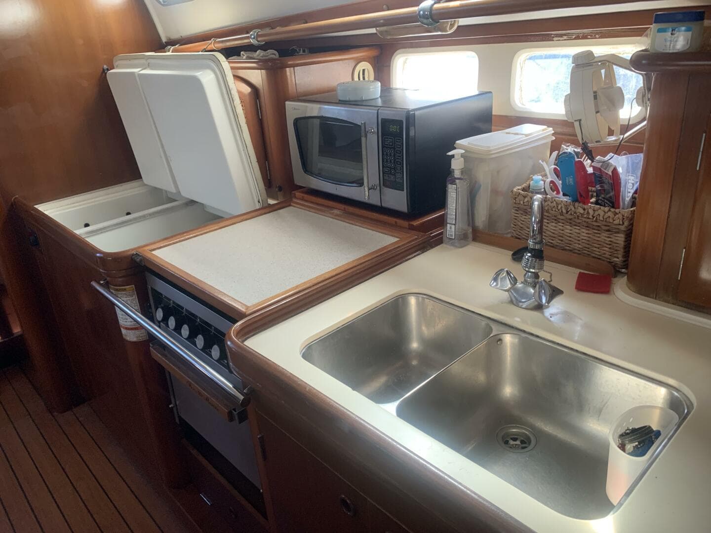1998 Beneteau 463