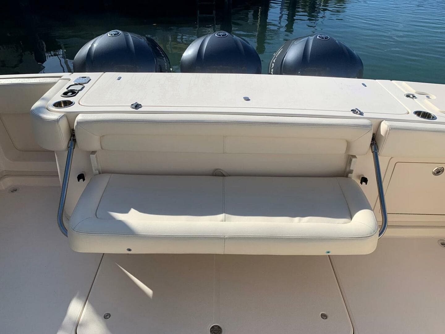 2015 Grady-White Express 370