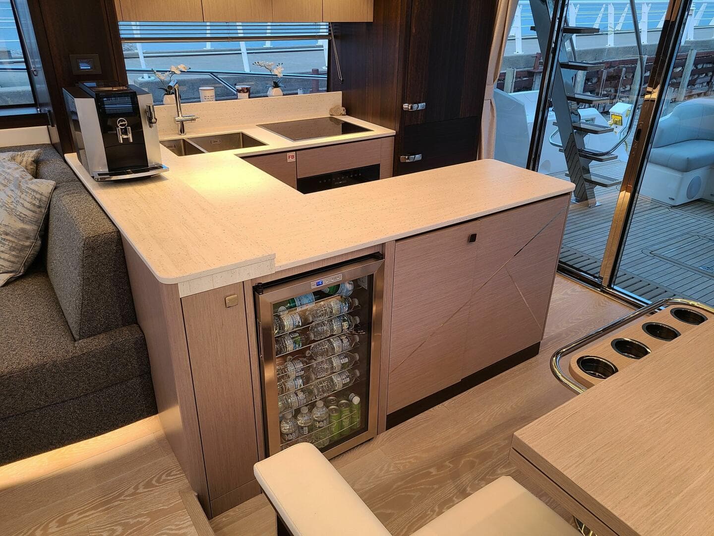 2023 Sunseeker 68 Manhattan