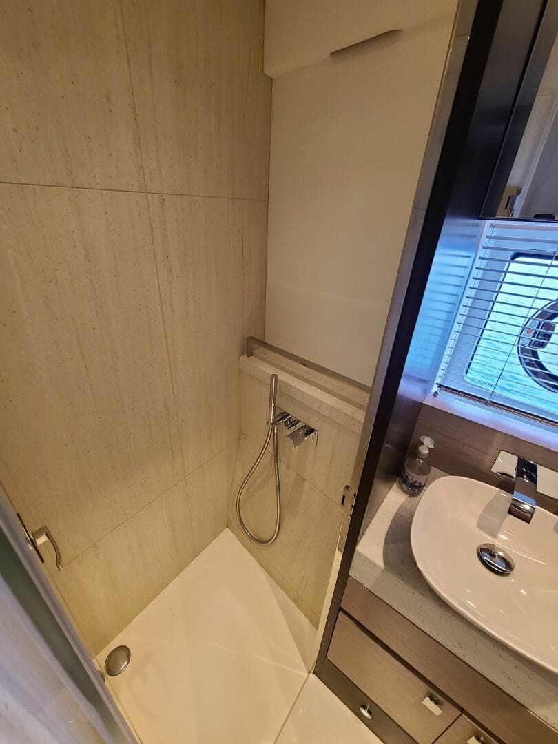 2023 Sunseeker 68 Manhattan