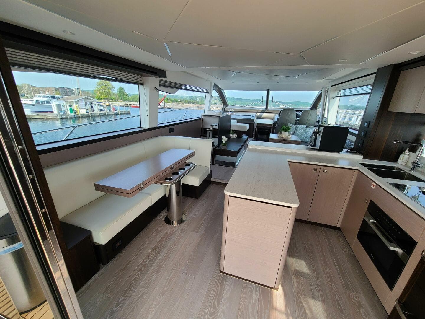 2023 Sunseeker 68 Manhattan