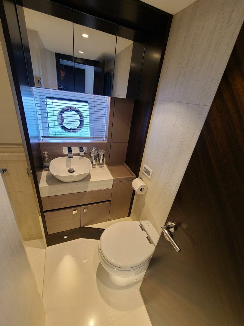 2023 Sunseeker 68 Manhattan