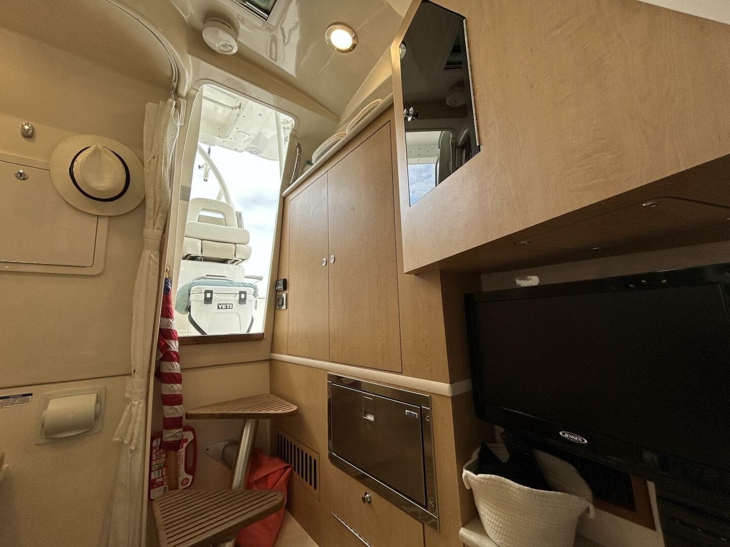 2017 Boston Whaler 370 Outrage