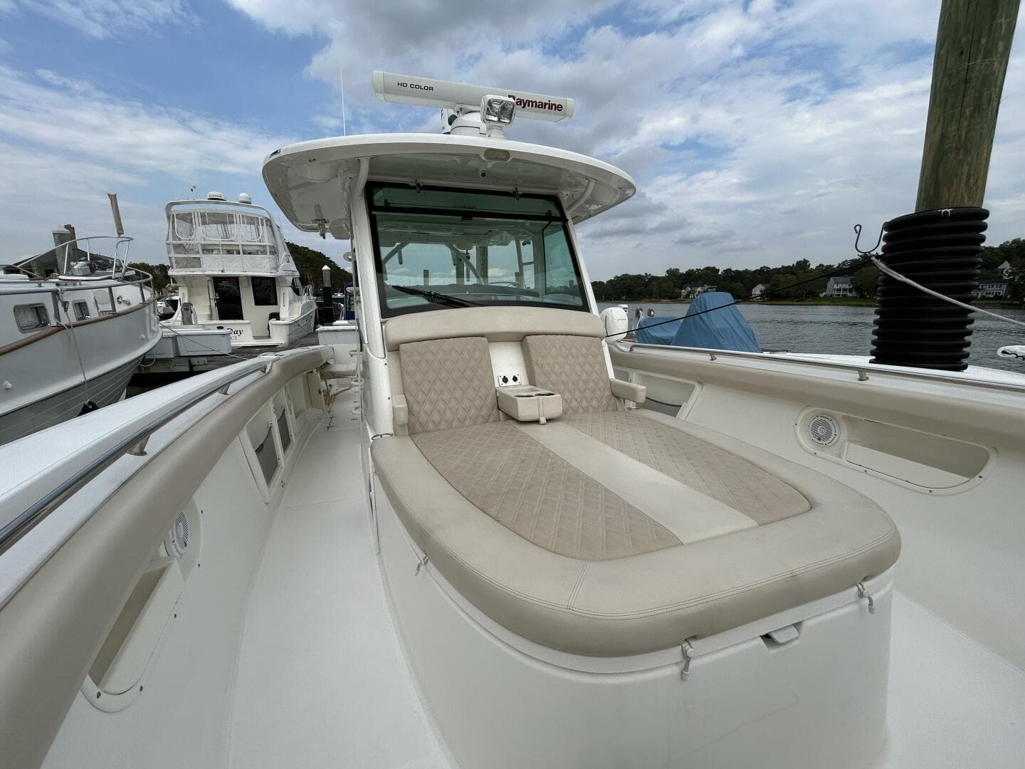 2017 Boston Whaler 370 Outrage