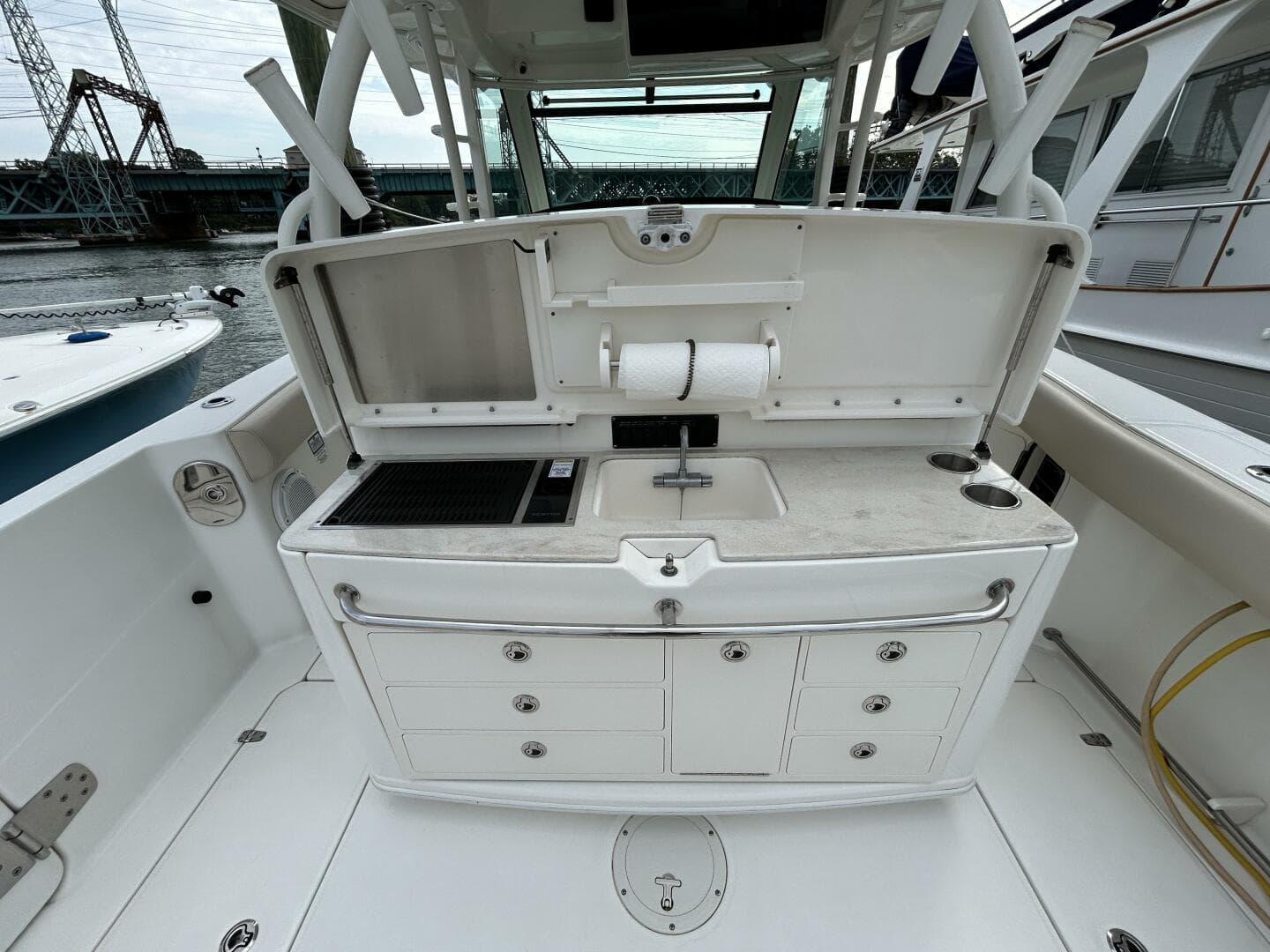 2017 Boston Whaler 370 Outrage