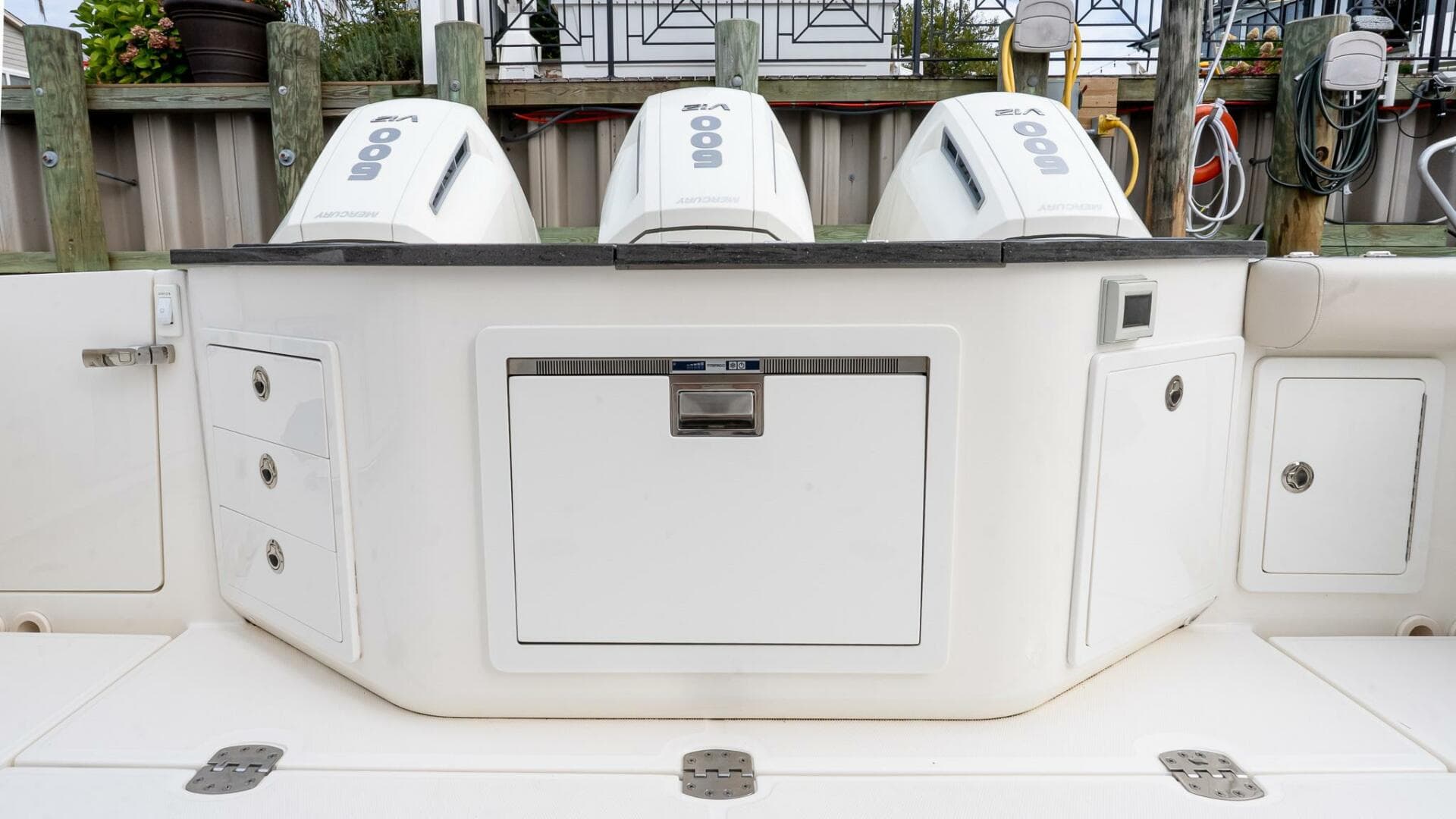 2024 Boston Whaler 405 Conquest