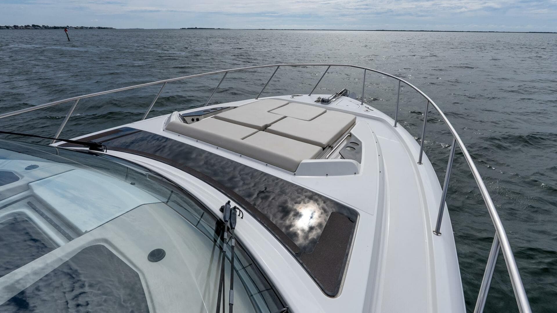 2024 Boston Whaler 405 Conquest
