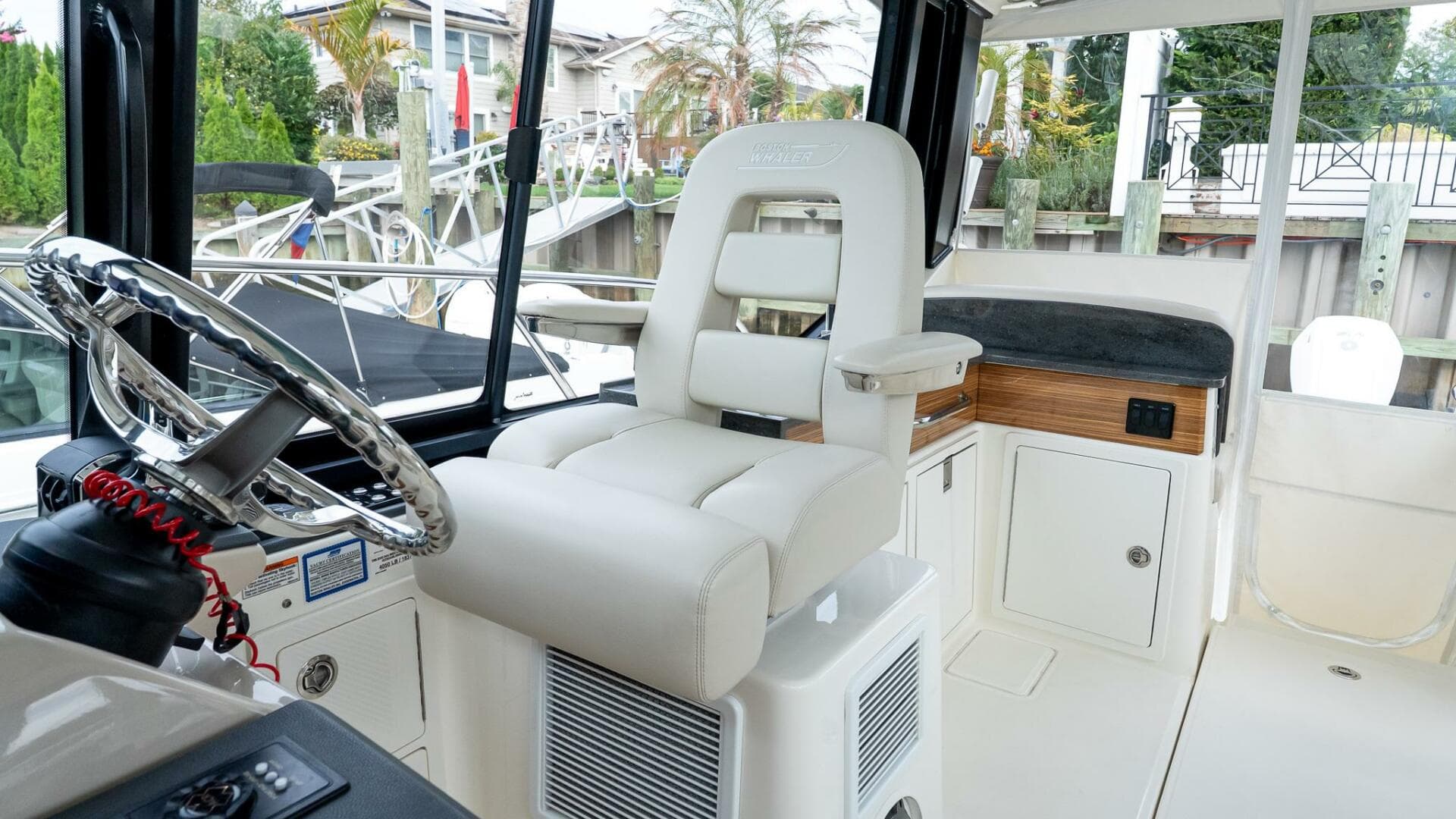 2024 Boston Whaler 405 Conquest