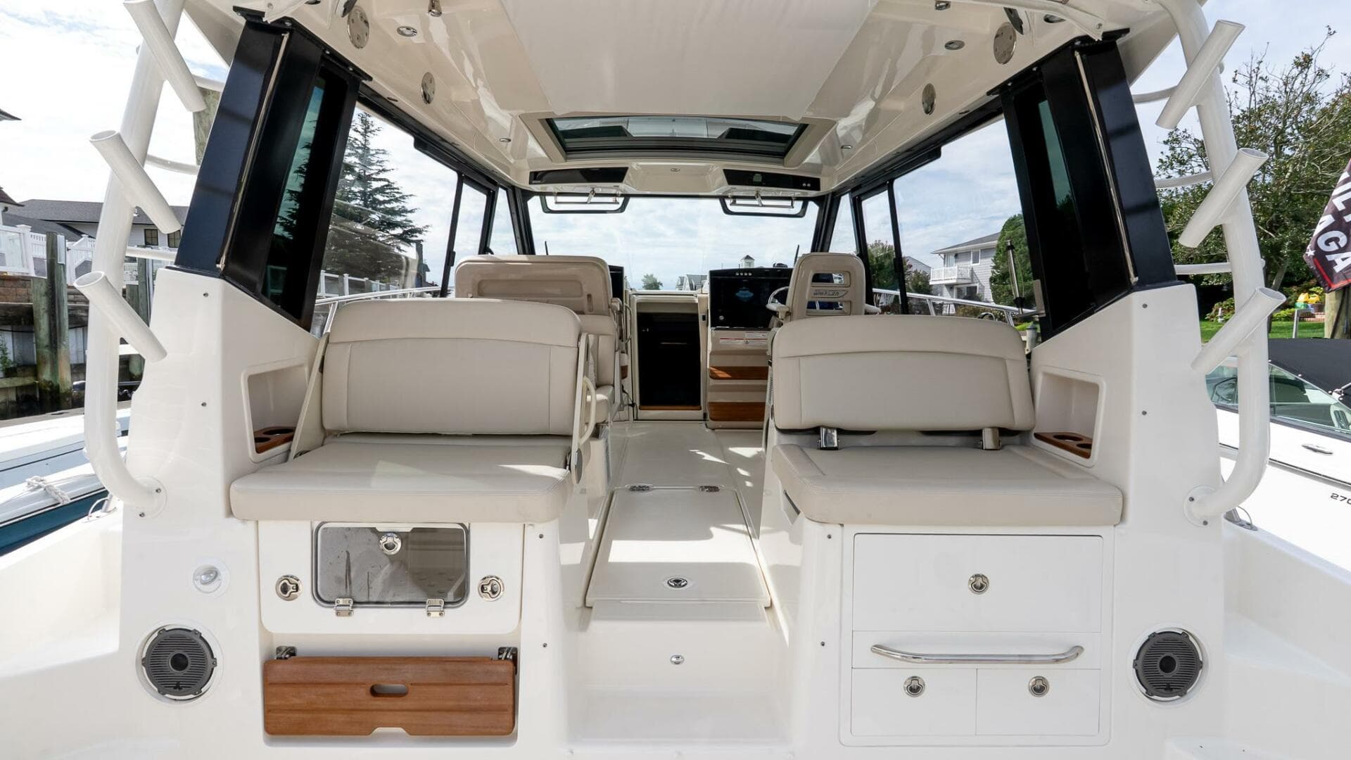 2024 Boston Whaler 405 Conquest