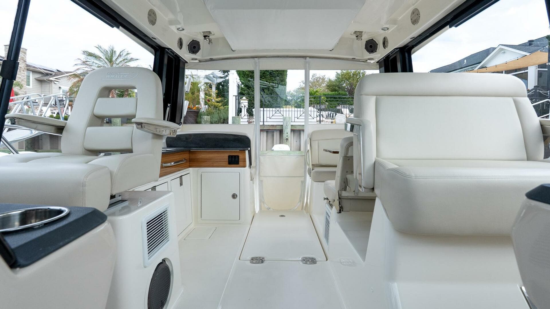 2024 Boston Whaler 405 Conquest