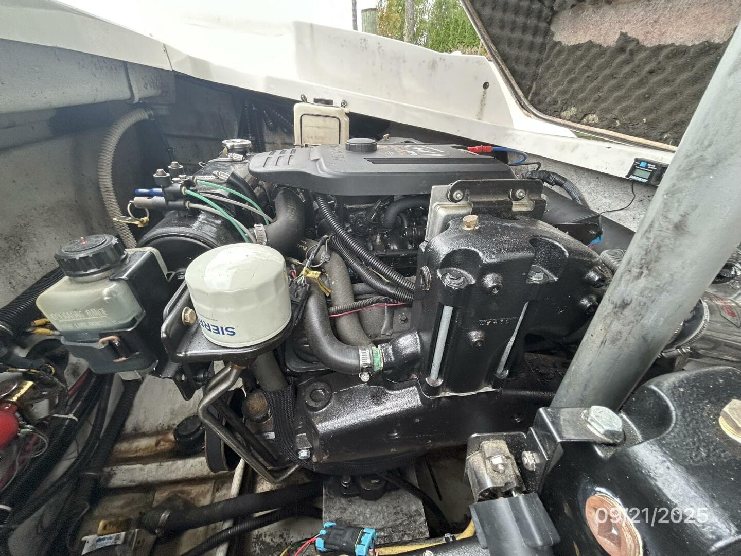 28' Chris-Craft starboard main engine