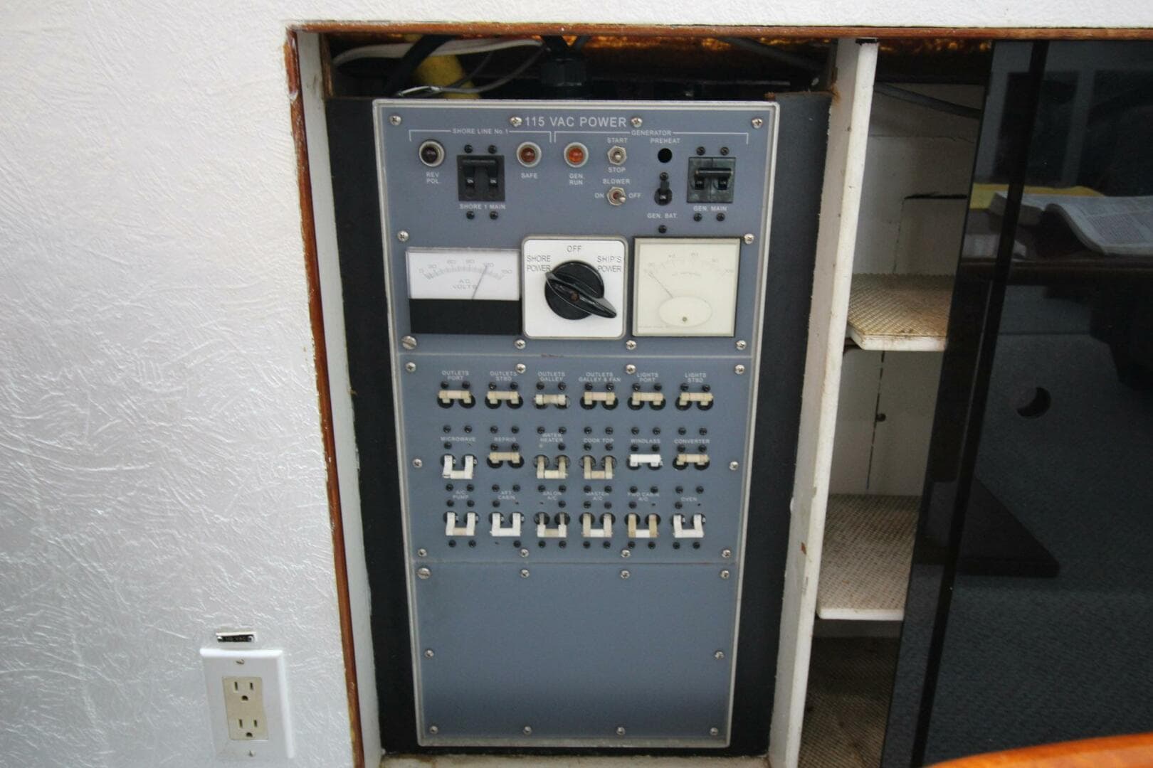 1974 Bertram 42 Motor Yacht