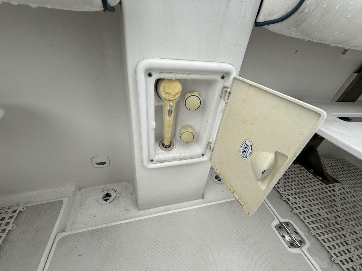 2005 Back Cove 26 Hardtop Express