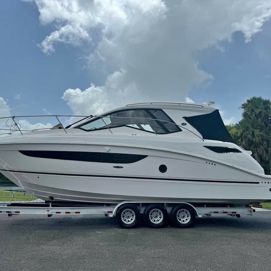 2017 Sea Ray 350 Coupe