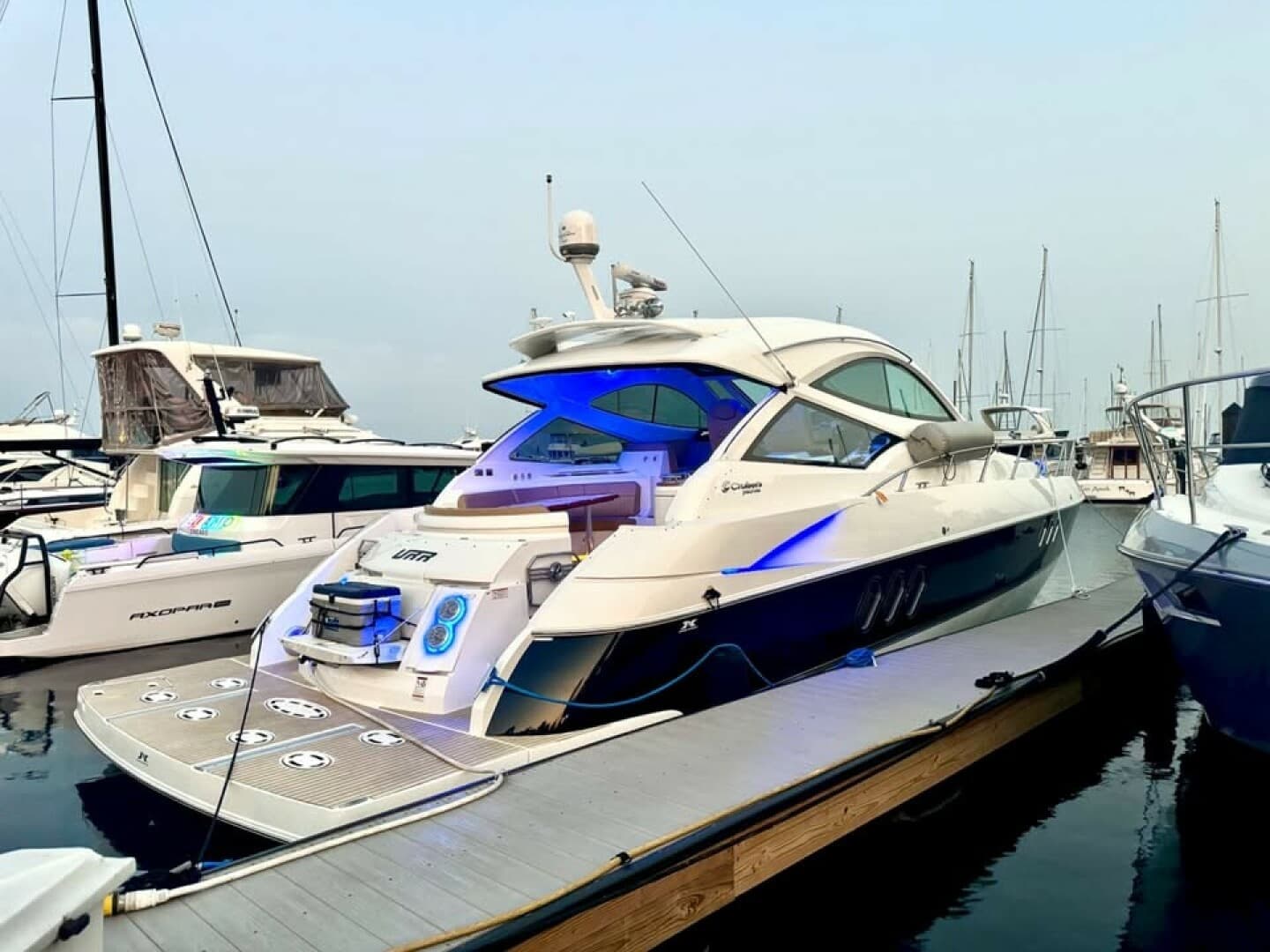 2014 Cruisers Yachts 540 Sport Cruiser