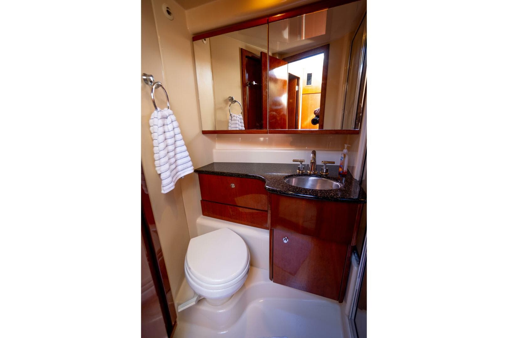 2008 Meridian 341 Sedan