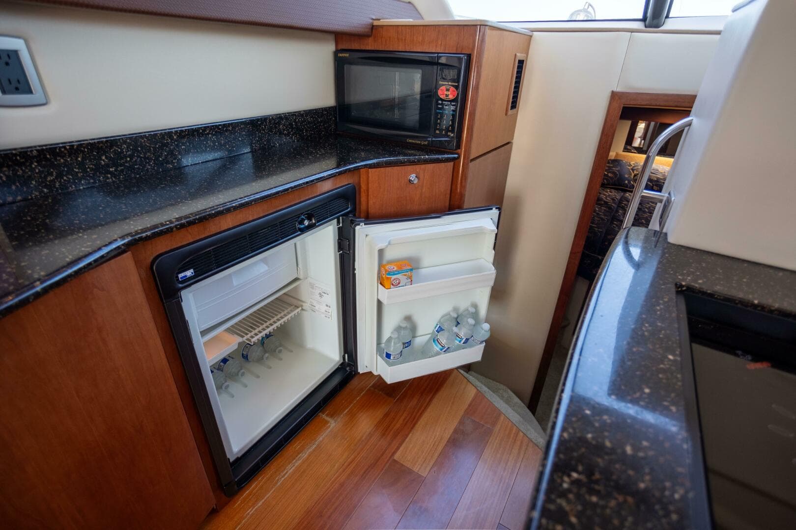 2008 Meridian 341 Sedan