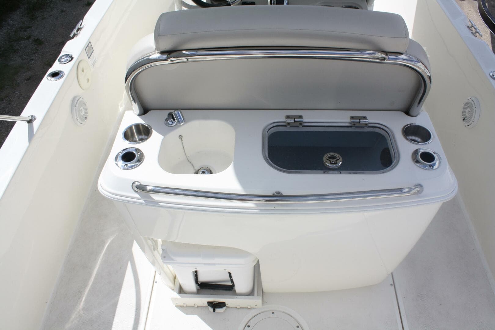 2021 Boston Whaler 270 Dauntless