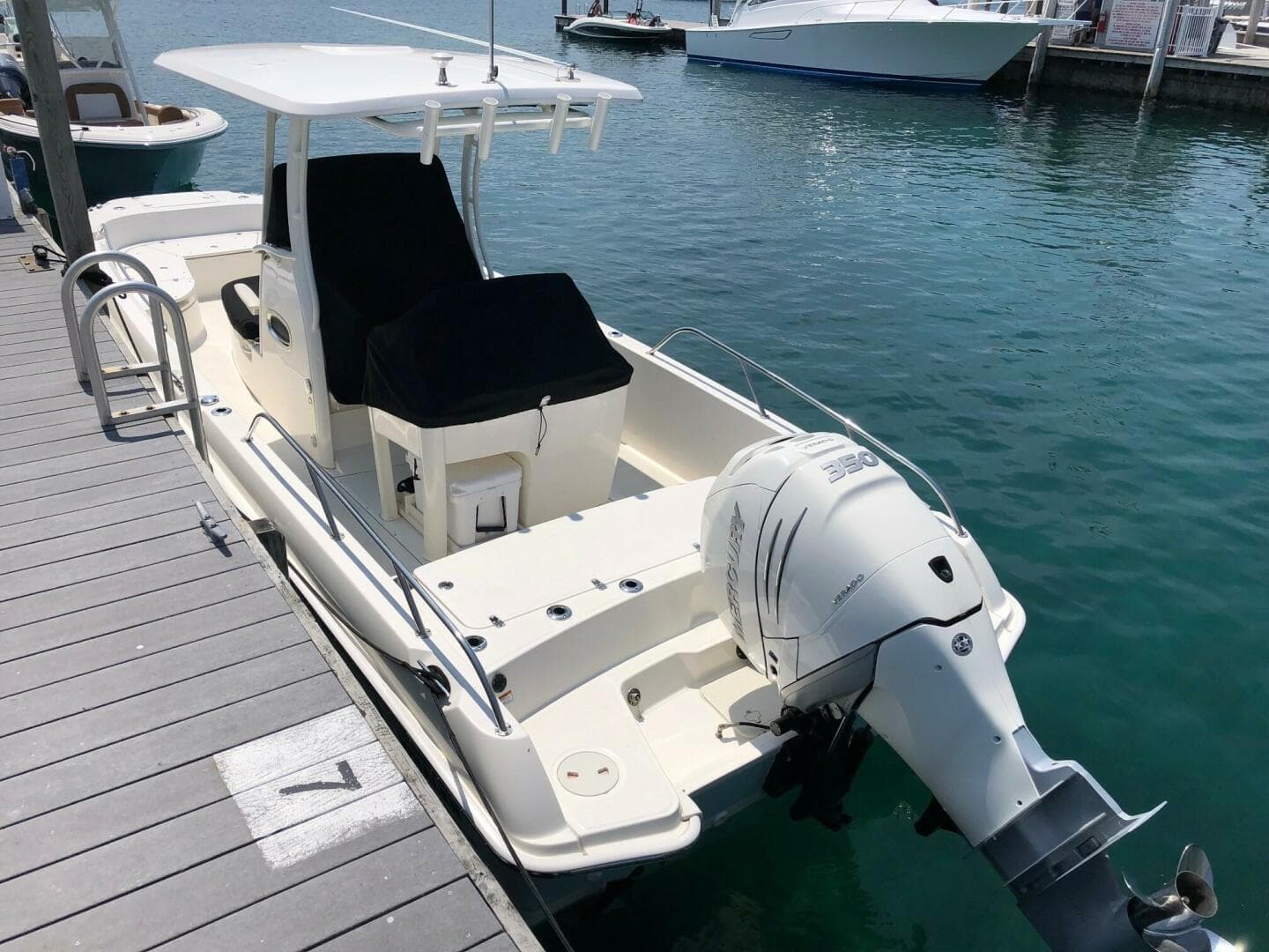 2021 Boston Whaler 270 Dauntless