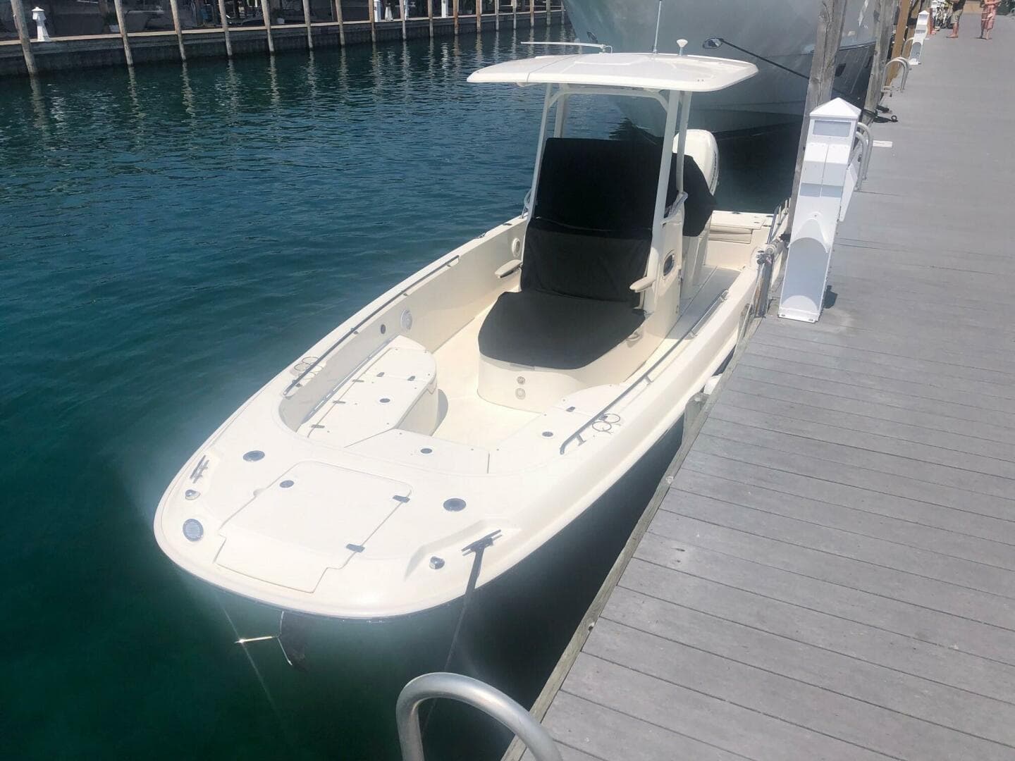 2021 Boston Whaler 270 Dauntless