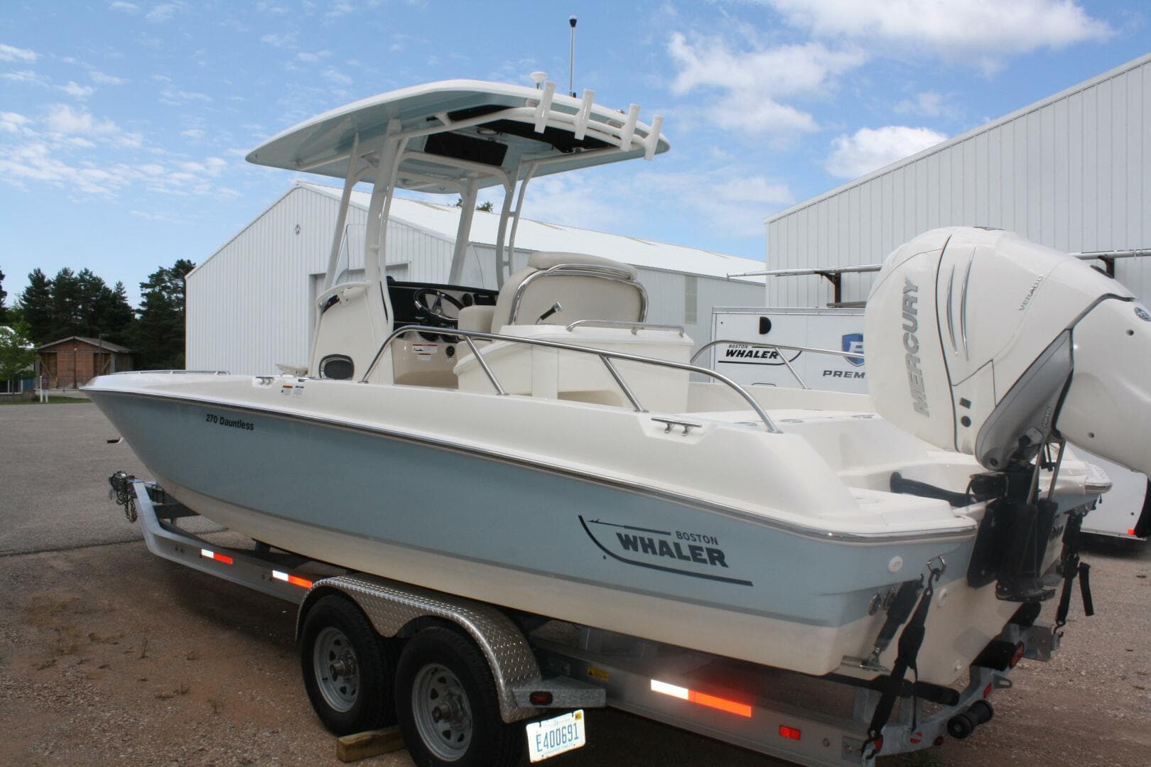 2021 Boston Whaler 270 Dauntless