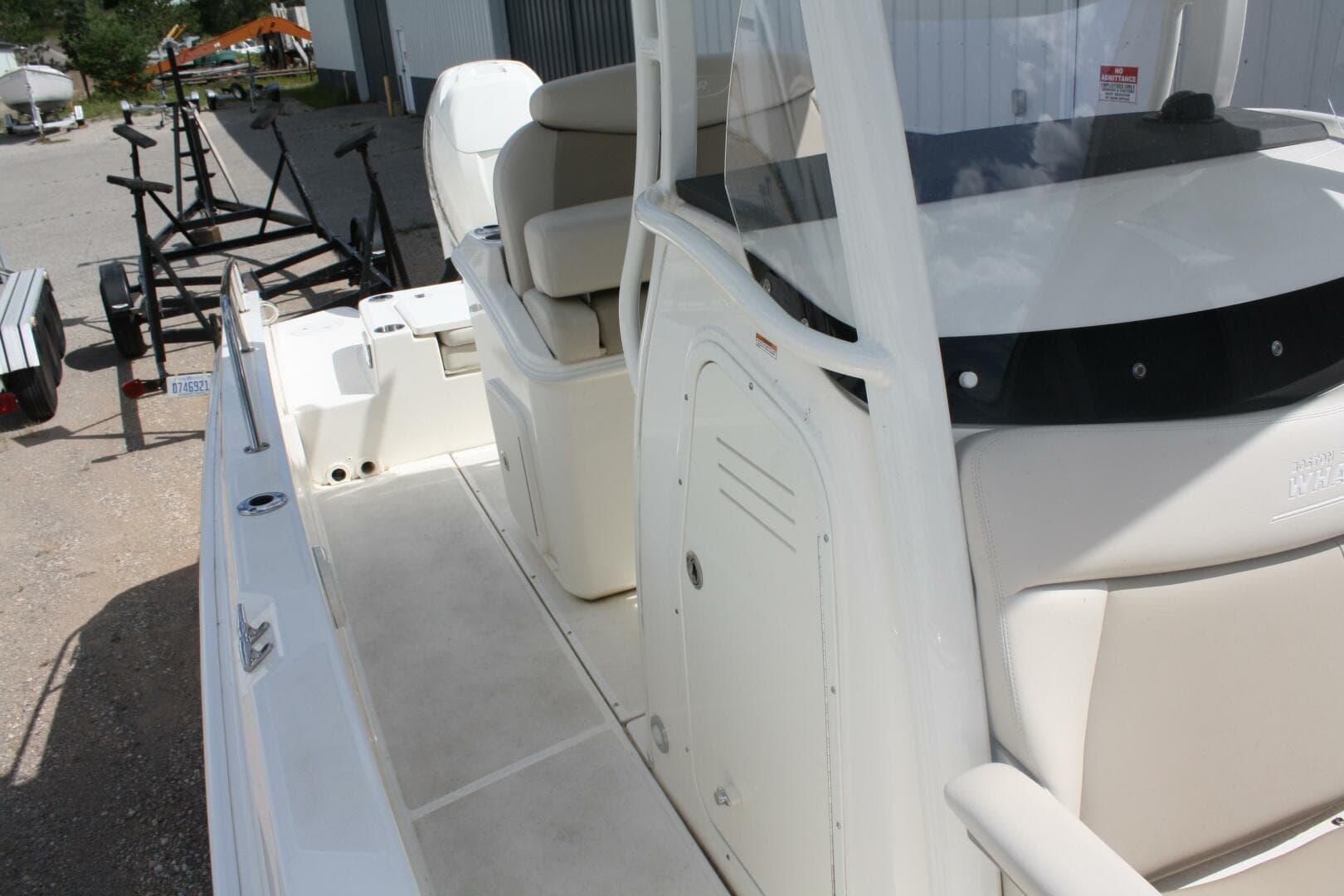 2021 Boston Whaler 270 Dauntless