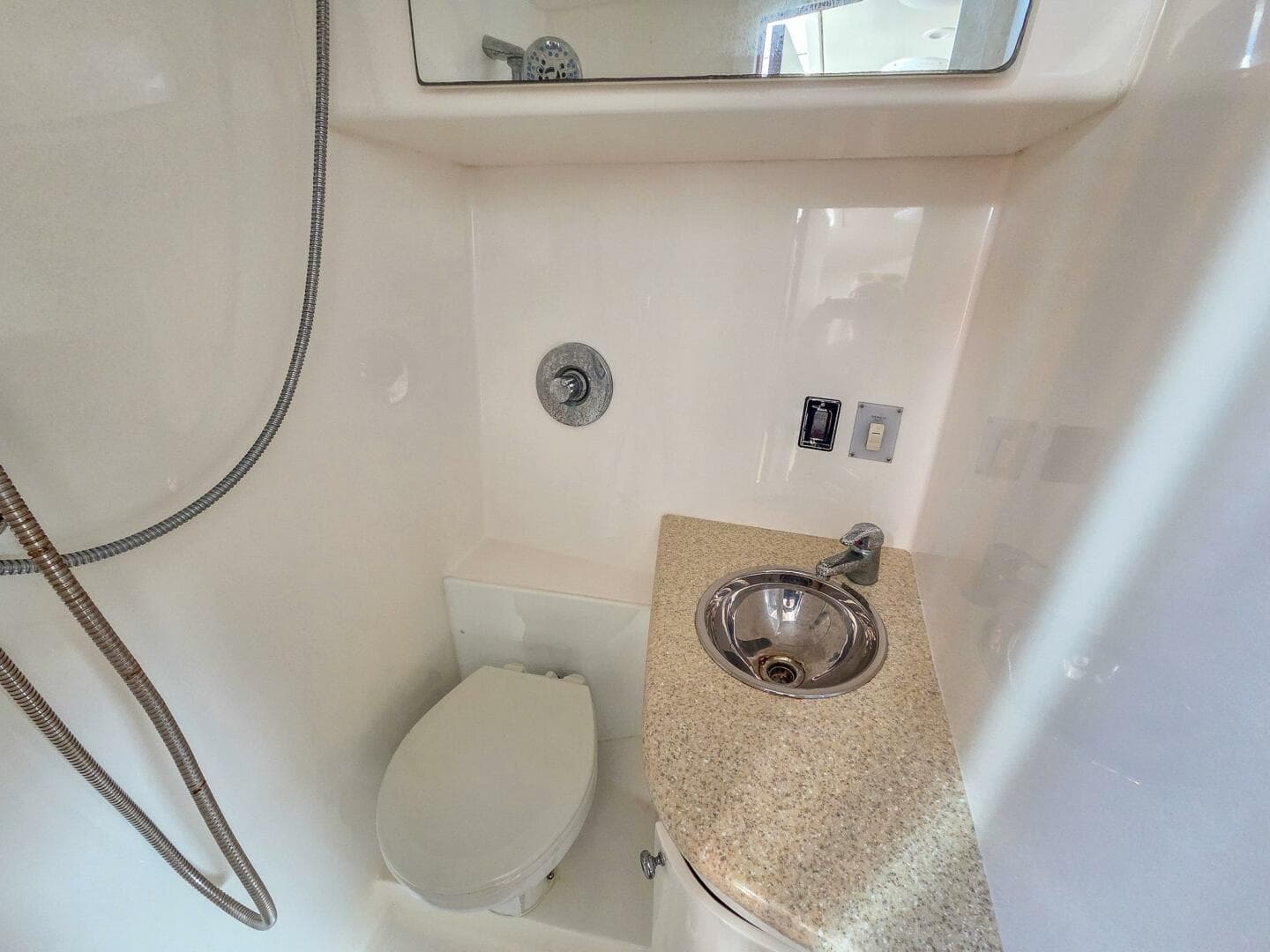 2005 Egg Harbor 35' Predator Express