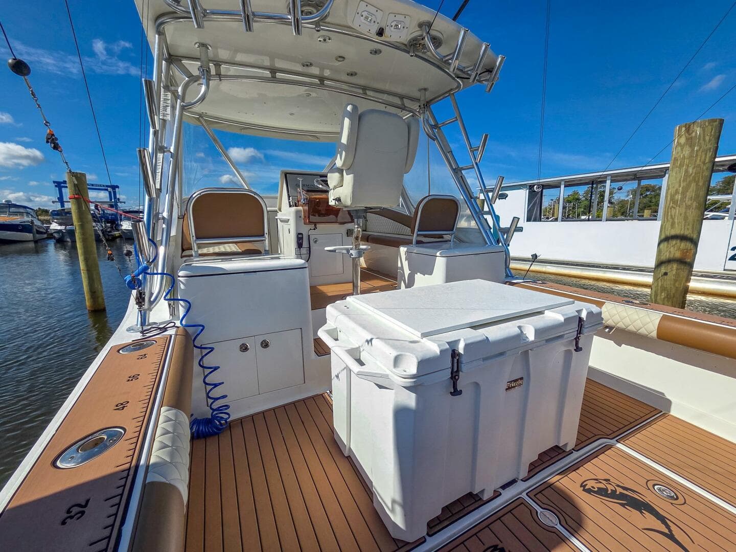 2005 Egg Harbor 35' Predator Express