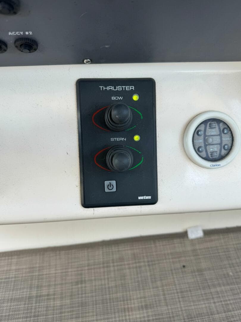 1997 Sea Ray 330 Sundancer