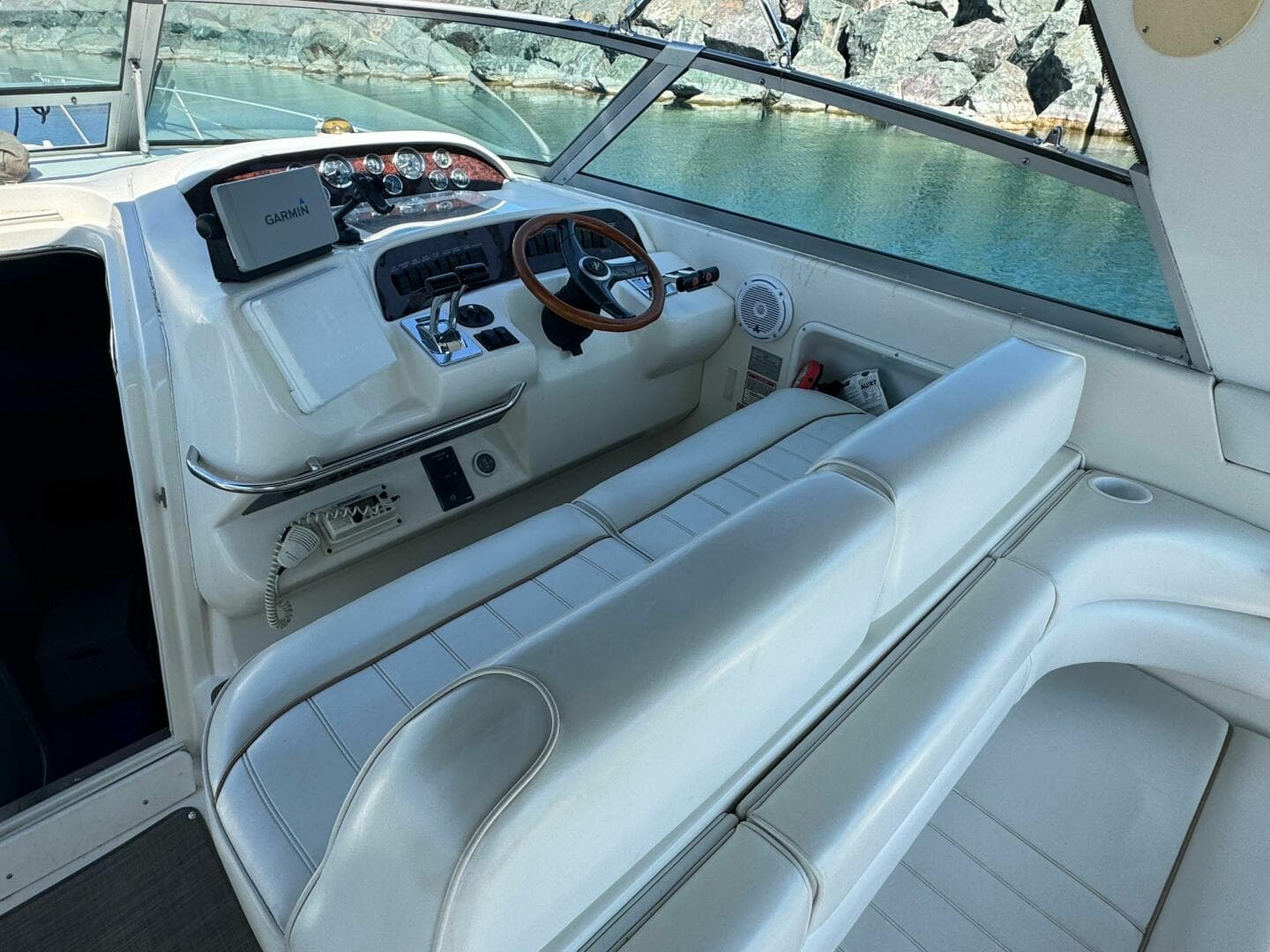 1997 Sea Ray 330 Sundancer