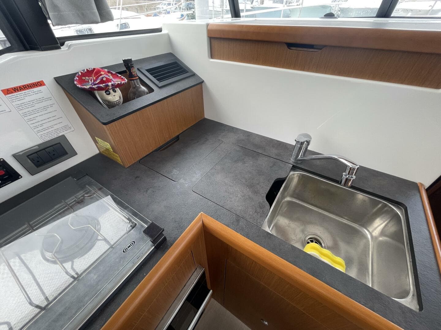 2018 Beneteau Swift Trawler 35- Flybridge