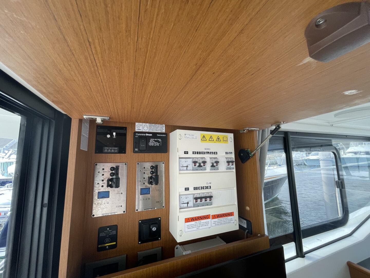 2018 Beneteau Swift Trawler 35- Flybridge