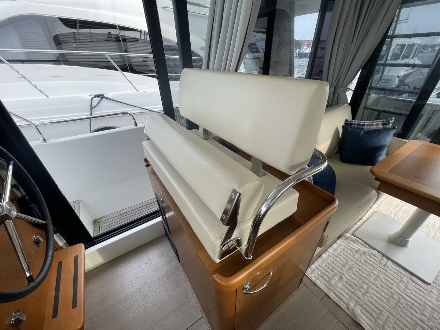 2018 Beneteau Swift Trawler 35- Flybridge