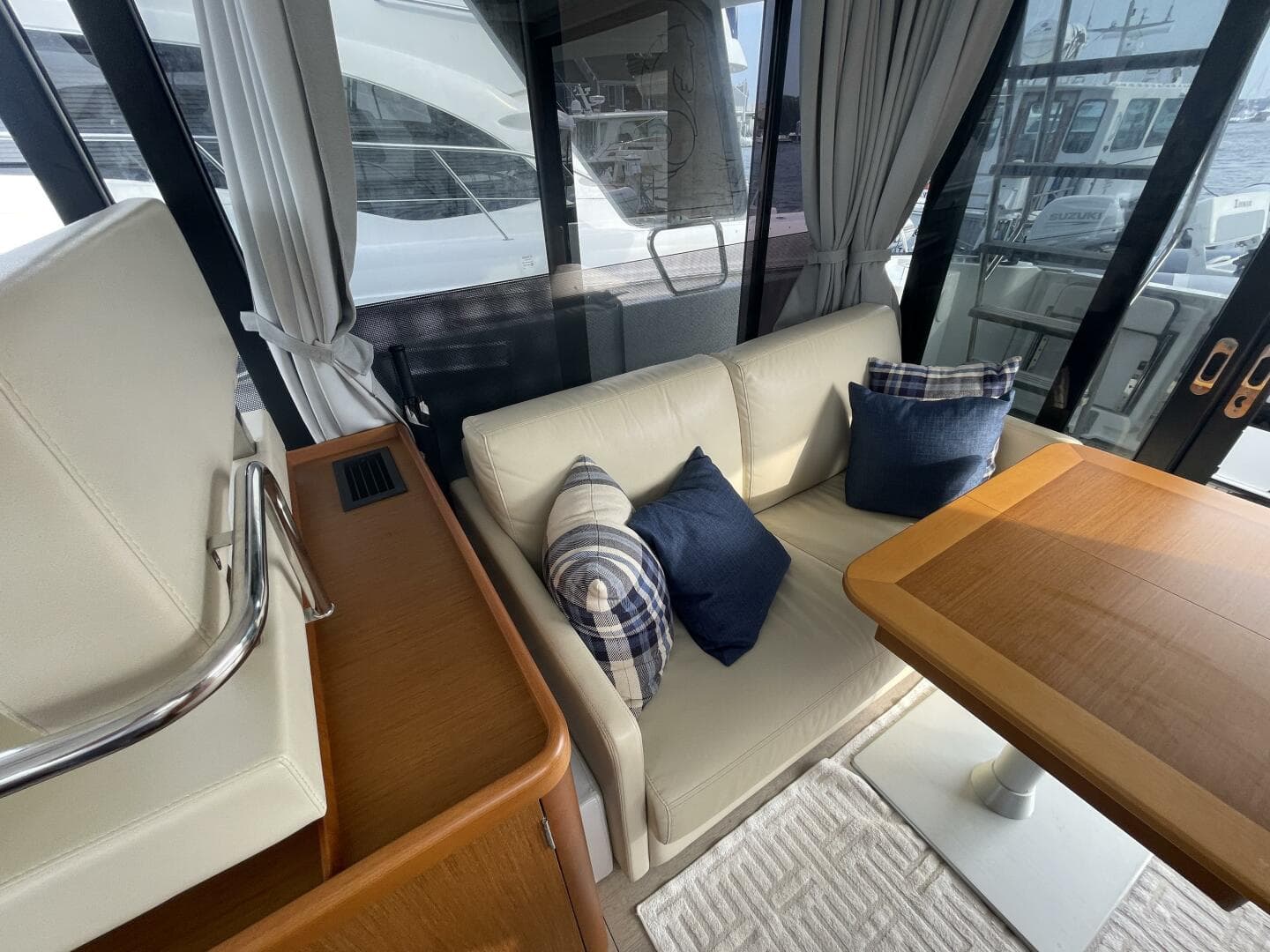 2018 Beneteau Swift Trawler 35- Flybridge