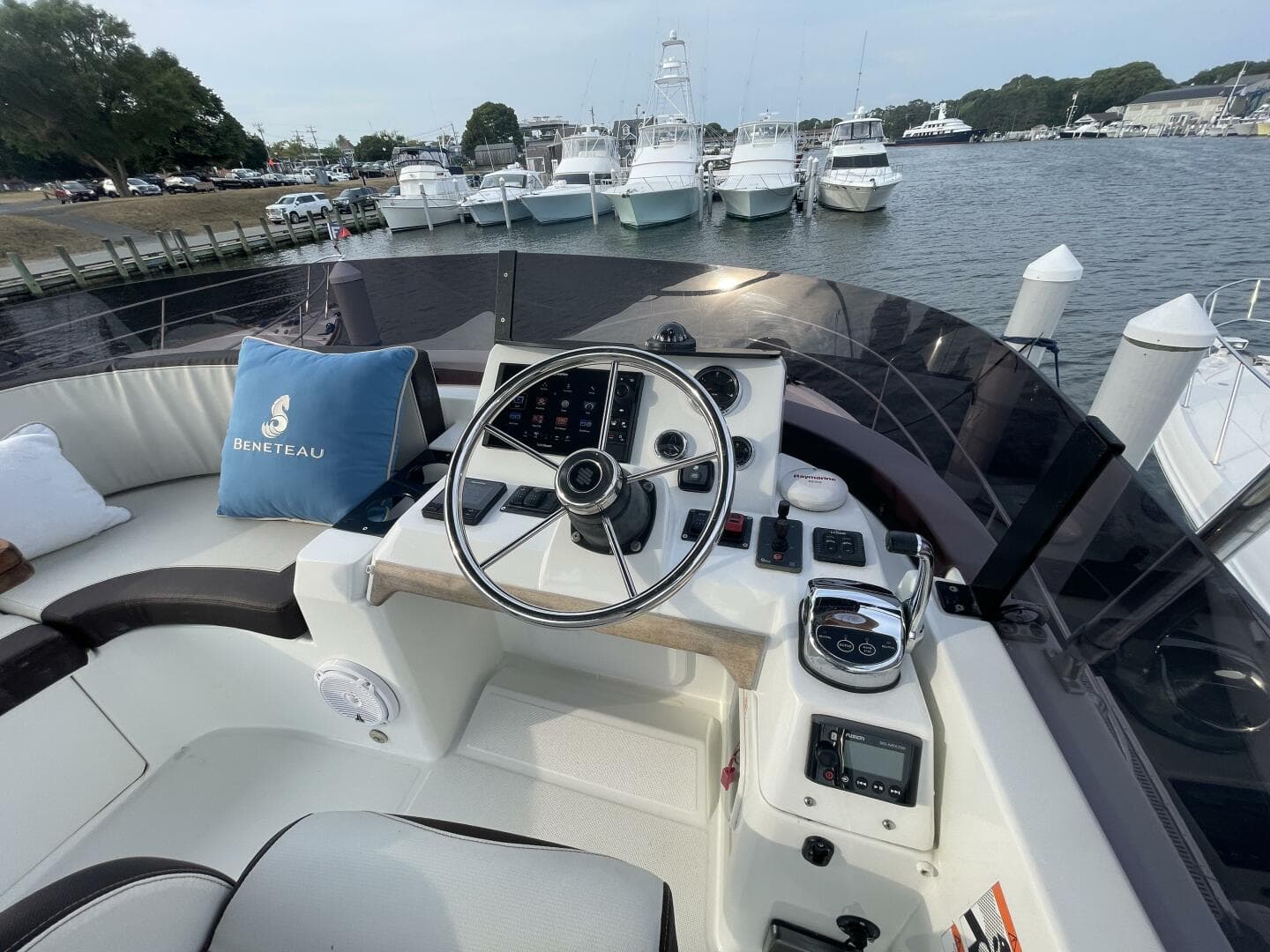 2018 Beneteau Swift Trawler 35- Flybridge