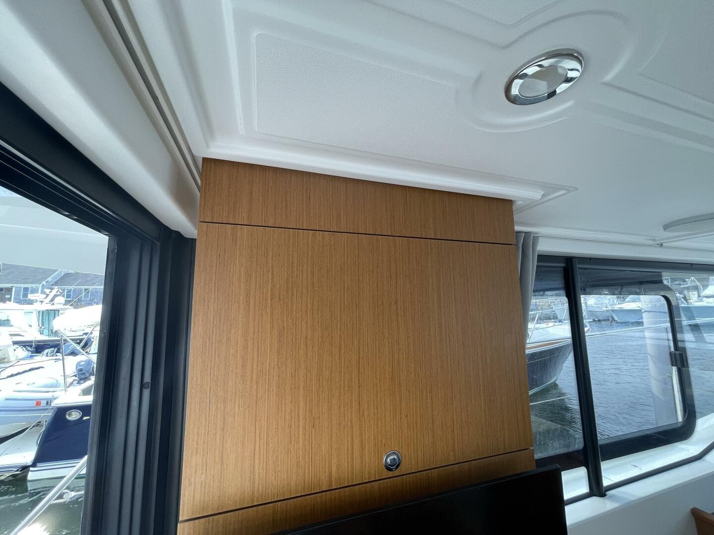 2018 Beneteau Swift Trawler 35- Flybridge