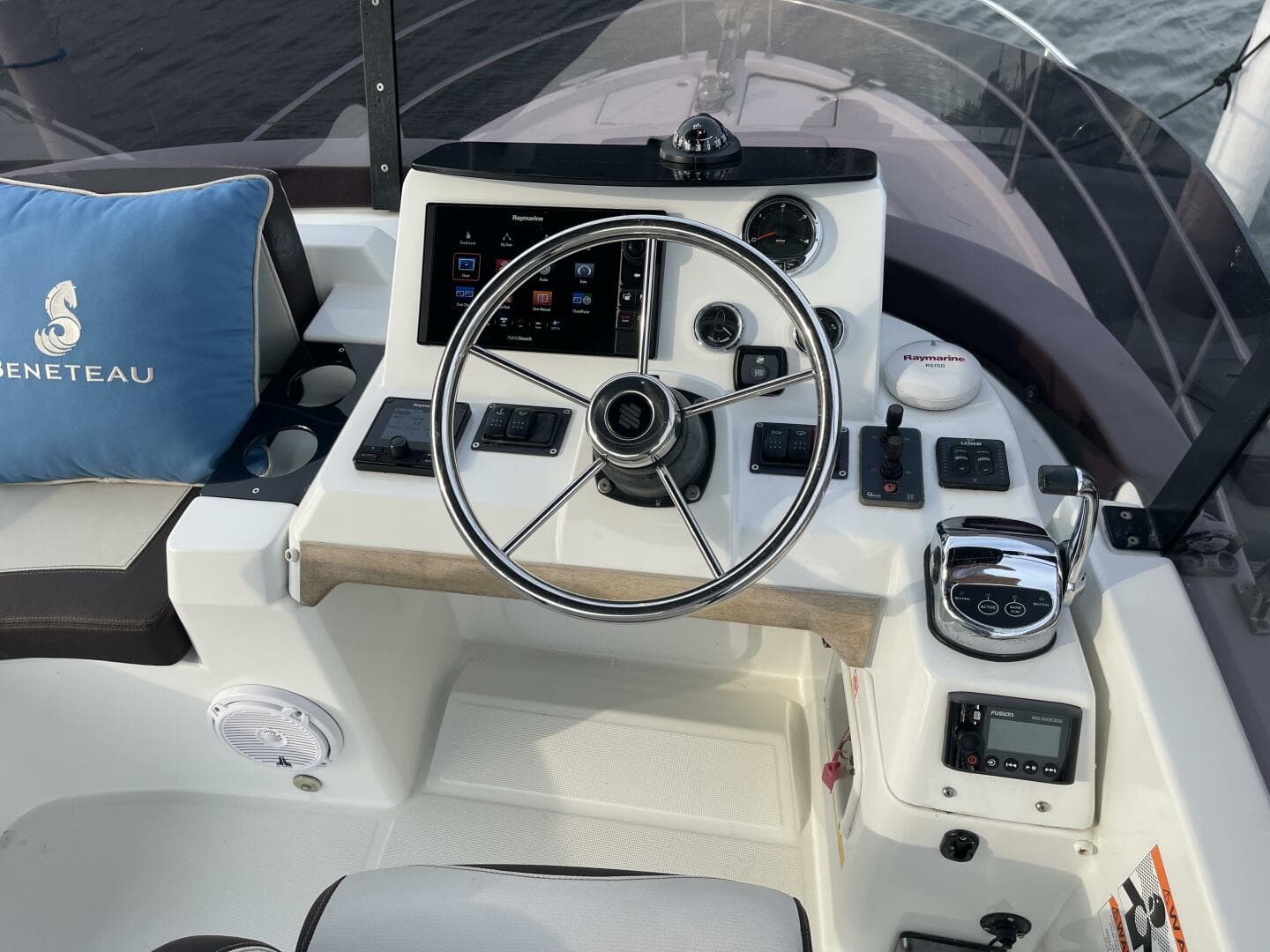 2018 Beneteau Swift Trawler 35- Flybridge