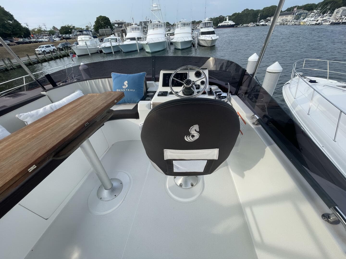 2018 Beneteau Swift Trawler 35- Flybridge