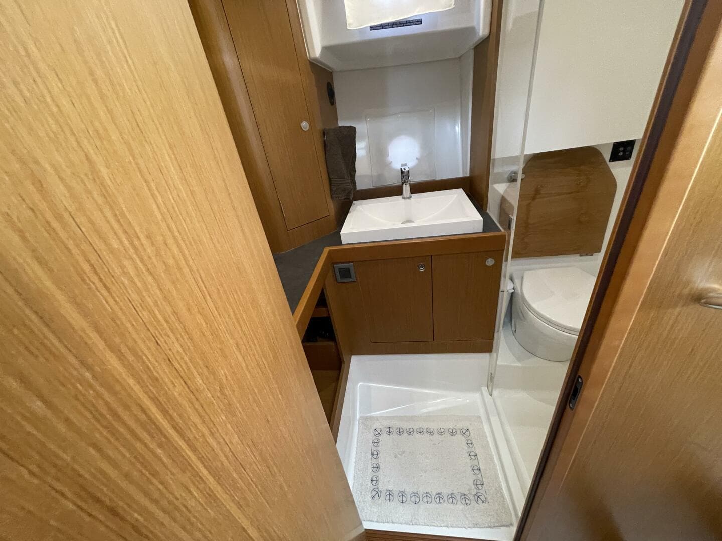 2018 Beneteau Swift Trawler 35- Flybridge