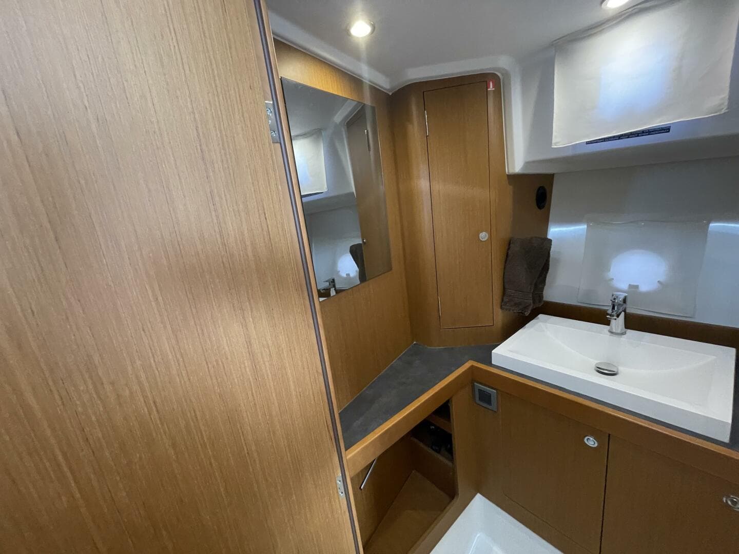 2018 Beneteau Swift Trawler 35- Flybridge