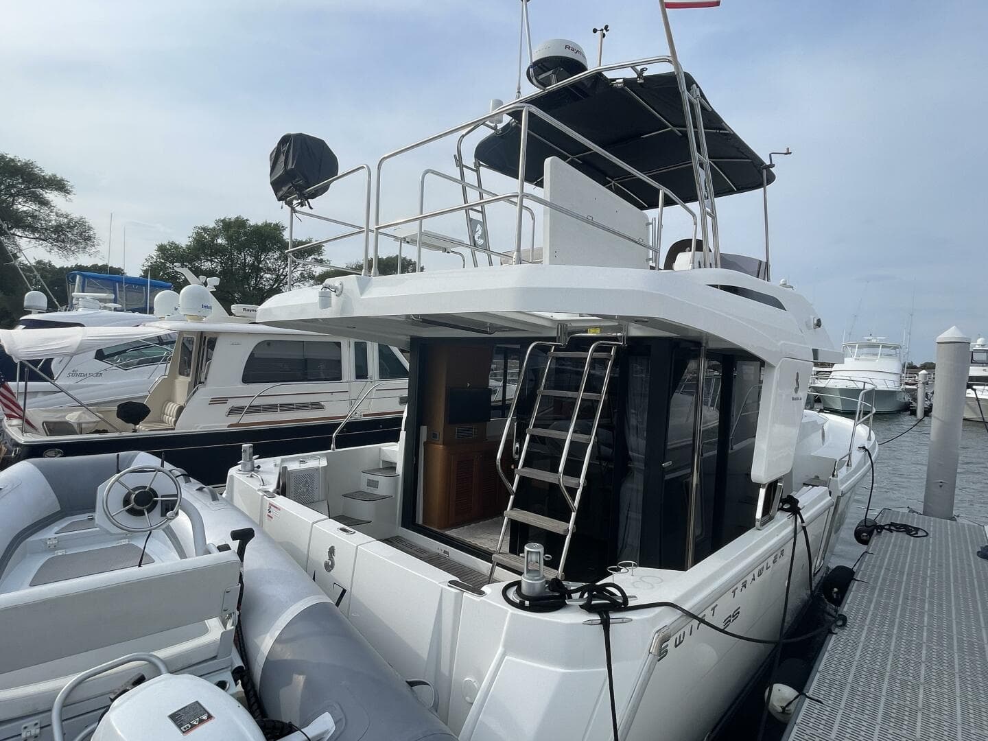 2018 Beneteau Swift Trawler 35- Flybridge