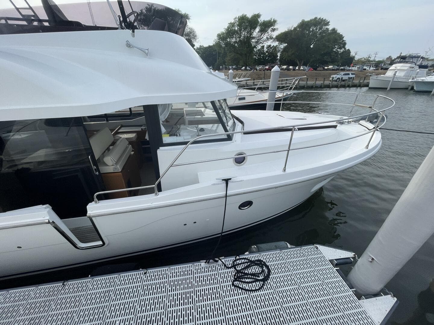 2018 Beneteau Swift Trawler 35- Flybridge